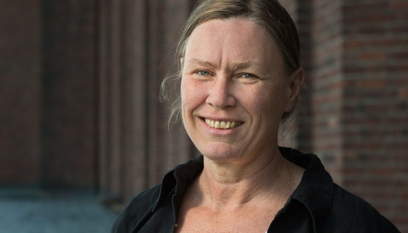 halvkroppsbild på Tina Kratz